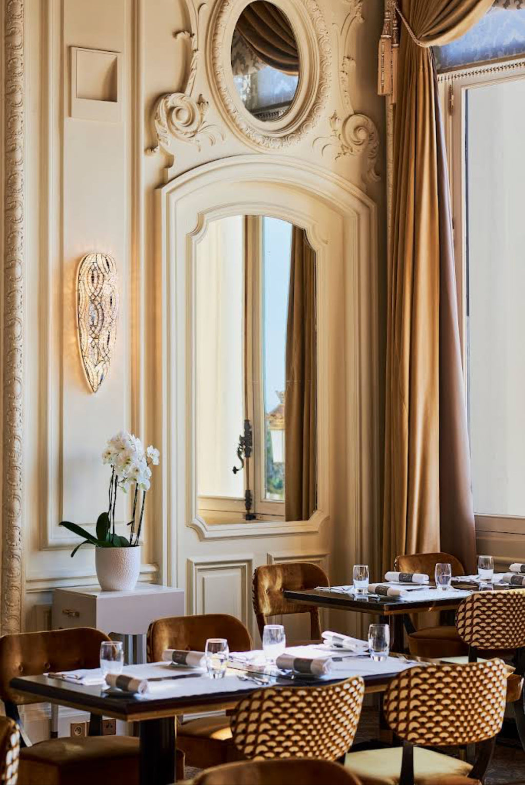 Le Salon Rose - Premium